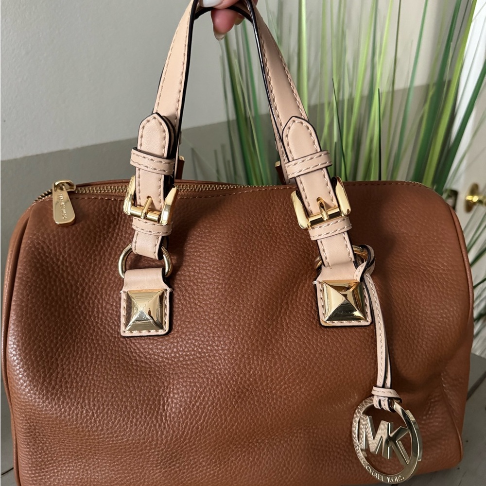 Elegant Brown Michael Kors Leather Satchel